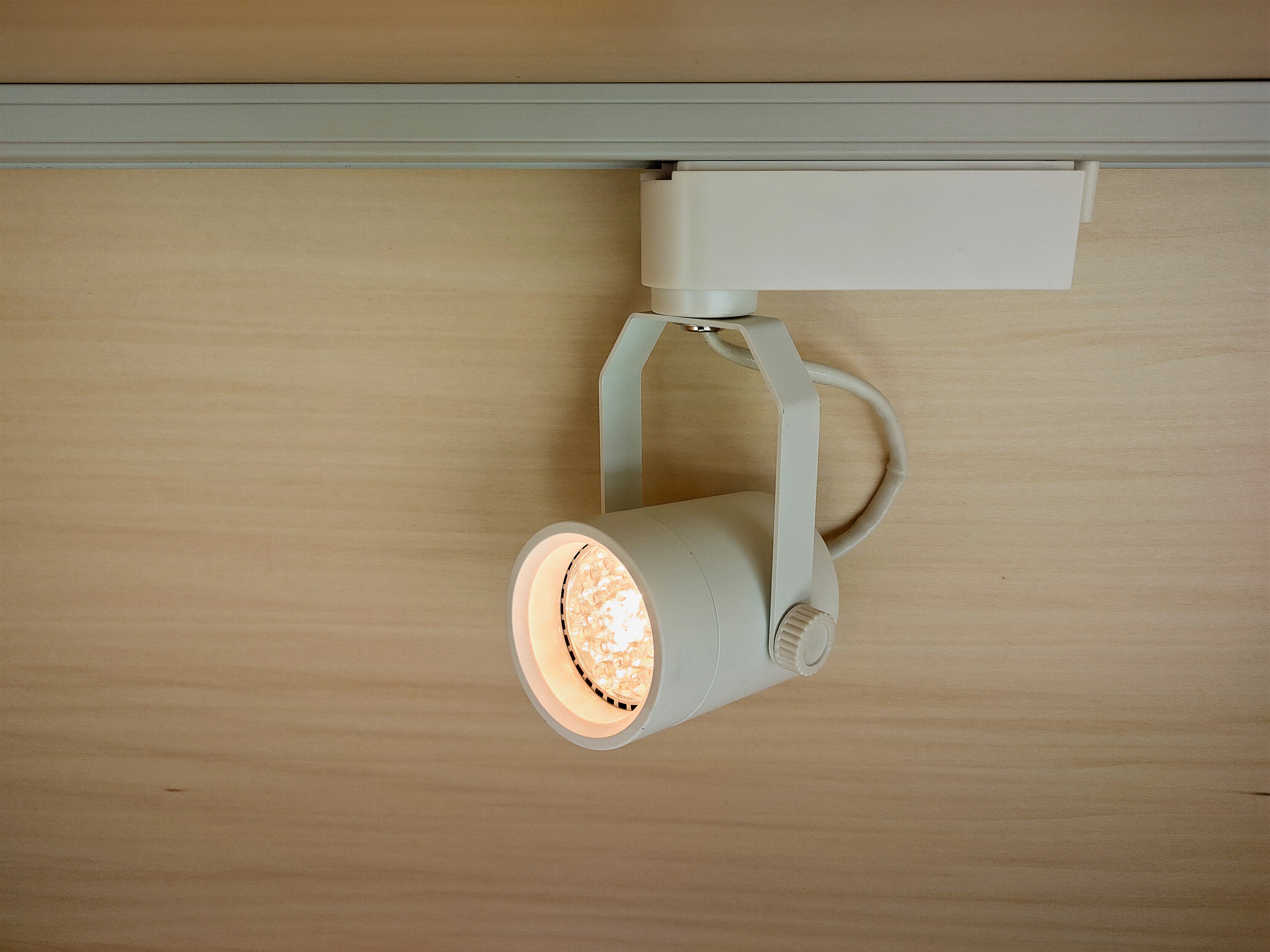 大光電機 DAIKO LEDアウトドアスポットライト LED内蔵 人感センサー ON OFFタイプI 防雨形 明るさ白熱灯80W相当 電球色 - 3